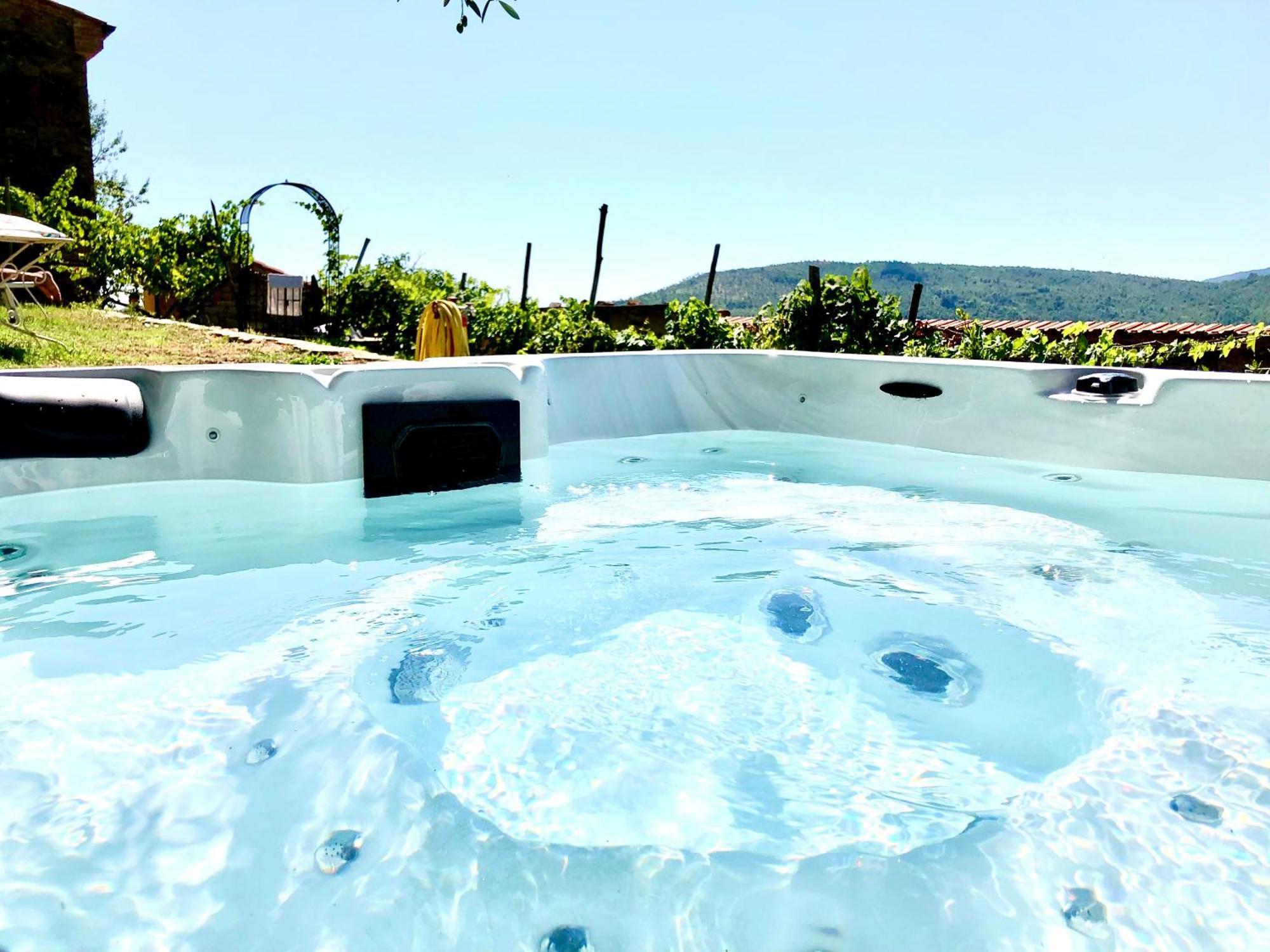 Bio Agriturismo Alba Etrusca Di Cortona - Organic Farmhouse- Appartamento Lavanda-Appartamento Rosmarino - Vasca Idromassaggio Esterna Poggioni Exterior foto